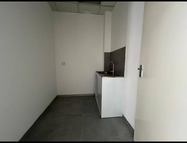 363M² WAREHOUSE TO LET IN OLIVEDALE